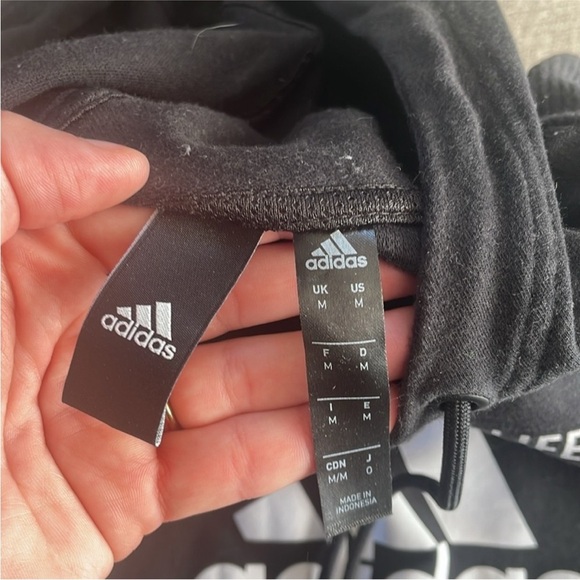 Adidas Size Medium Black Post Game Ribbed Short-Sleeve Hoodie Sweatshirt. - Picture 3 of 5